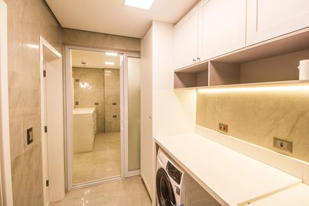 Apartamento à venda com 160m², 3 quartos e 2 vagas Apartamento à venda com 160m², 3 quartos e 2 vagasÁrea de Serviço
