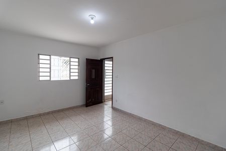 Casa à venda com 230m², 3 quartos e 4 vagas Casa à venda com 230m², 3 quartos e 4 vagasSala da casa 01