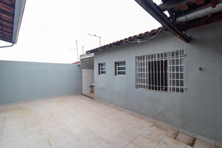 Casa à venda com 230m², 3 quartos e 4 vagas Casa à venda com 230m², 3 quartos e 4 vagasQuintal