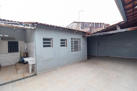 Casa à venda com 230m², 3 quartos e 4 vagas Casa à venda com 230m², 3 quartos e 4 vagasQuintal