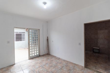 Casa à venda com 230m², 3 quartos e 4 vagas Casa à venda com 230m², 3 quartos e 4 vagasSala da casa 02
