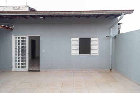 Casa à venda com 230m², 3 quartos e 4 vagas Casa à venda com 230m², 3 quartos e 4 vagasQuintal