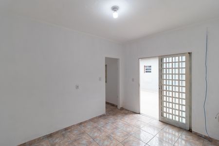 Casa à venda com 230m², 3 quartos e 4 vagas Casa à venda com 230m², 3 quartos e 4 vagasSala da casa 02