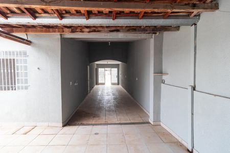 Casa à venda com 230m², 3 quartos e 4 vagas Casa à venda com 230m², 3 quartos e 4 vagasQuintal