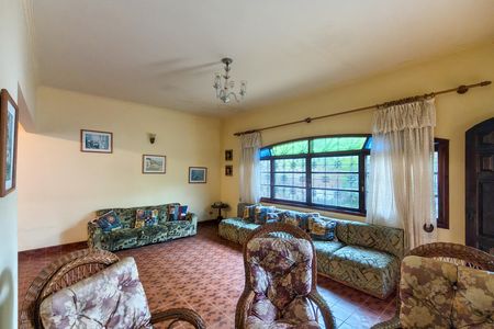 Casa para alugar com 190m², 5 quartos e 10 vagas Casa para alugar com 190m², 5 quartos e 10 vagasSala