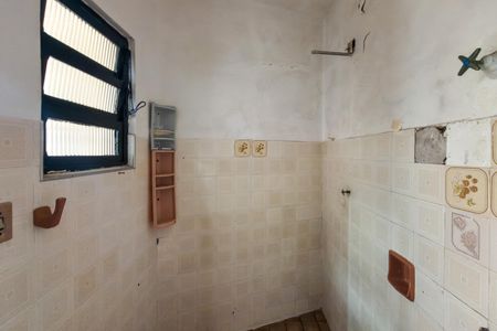 Casa para alugar com 190m², 5 quartos e 10 vagas Casa para alugar com 190m², 5 quartos e 10 vagasEdícula - banheiro