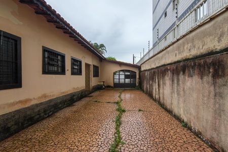 Casa para alugar com 190m², 5 quartos e 10 vagas Casa para alugar com 190m², 5 quartos e 10 vagasGaragem