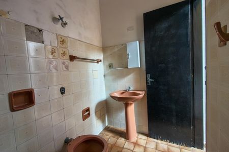 Casa para alugar com 190m², 5 quartos e 10 vagas Casa para alugar com 190m², 5 quartos e 10 vagasEdícula - banheiro