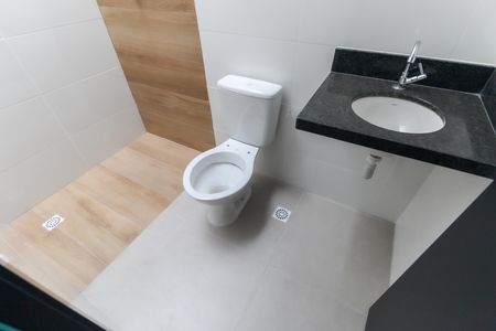 Casa à venda com 76m², 2 quartos e 1 vaga Casa à venda com 76m², 2 quartos e 1 vagaBanheiro da Suíte 1