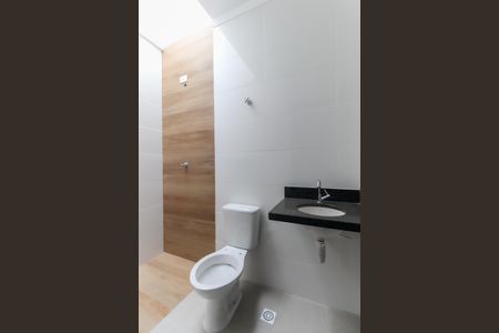 Casa à venda com 76m², 2 quartos e 1 vaga Casa à venda com 76m², 2 quartos e 1 vagaBanheiro da Suíte 1