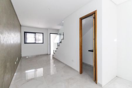 Casa à venda com 76m², 2 quartos e 1 vagaSala