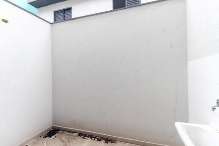Casa à venda com 76m², 2 quartos e 1 vagaÁrea de Serviço