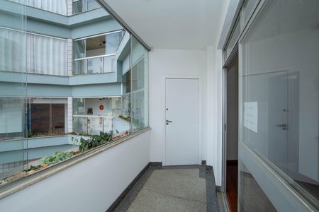 Apartamento para alugar com 55m², 1 quarto e 1 vaga Apartamento para alugar com 55m², 1 quarto e 1 vagaVARANDA