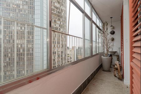 Apartamento à venda com 140m², 1 quarto e sem vaga Apartamento à venda com 140m², 1 quarto e sem vagaVaranda da Sala e da Suíte