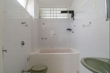 Apartamento à venda com 140m², 1 quarto e sem vaga Apartamento à venda com 140m², 1 quarto e sem vagaBanheiro da Suíte