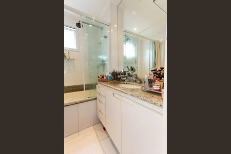 Apartamento à venda com 142m², 3 quartos e 3 vagasBanheiro da Suíte