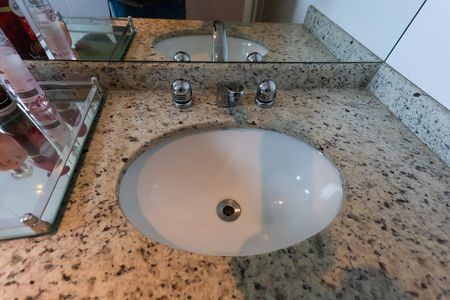 Apartamento à venda com 142m², 3 quartos e 3 vagasBanheiro da Suíte