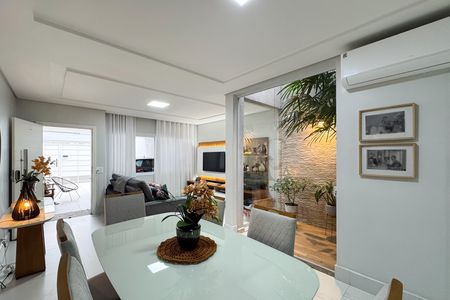 Casa à venda com 171m², 3 quartos e 4 vagas Casa à venda com 171m², 3 quartos e 4 vagasSala de Jantar