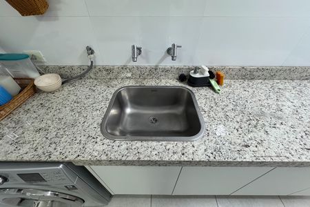 Casa à venda com 171m², 3 quartos e 4 vagas Casa à venda com 171m², 3 quartos e 4 vagasÁrea de Serviço