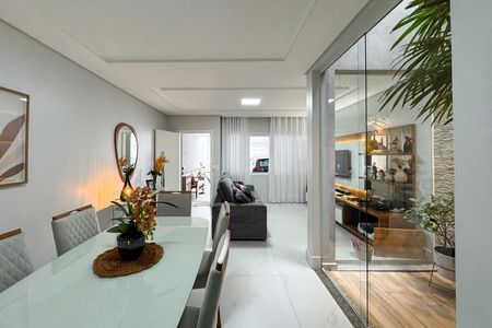 Casa à venda com 171m², 3 quartos e 4 vagas Casa à venda com 171m², 3 quartos e 4 vagasSala de Jantar