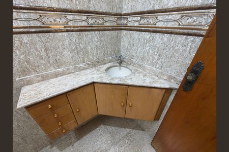Apartamento à venda com 206m², 3 quartos e 2 vagas Apartamento à venda com 206m², 3 quartos e 2 vagasLavabo