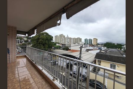 Apartamento à venda com 206m², 3 quartos e 2 vagas Apartamento à venda com 206m², 3 quartos e 2 vagasVaranda Sala
