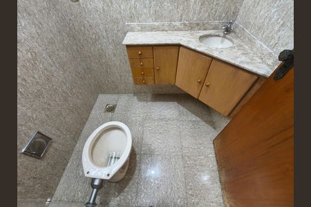 Apartamento à venda com 206m², 3 quartos e 2 vagas Apartamento à venda com 206m², 3 quartos e 2 vagasLavabo