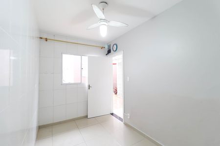 Casa à venda com 138m², 2 quartos e 2 vagas