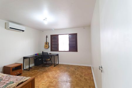 Casa à venda com 138m², 2 quartos e 2 vagas