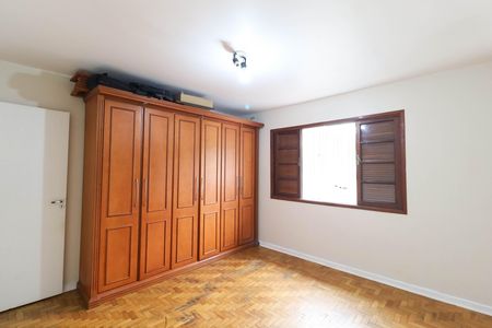 Casa à venda com 138m², 2 quartos e 2 vagas