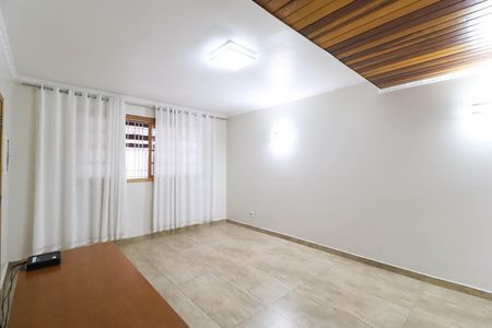 Casa à venda com 138m², 2 quartos e 2 vagas