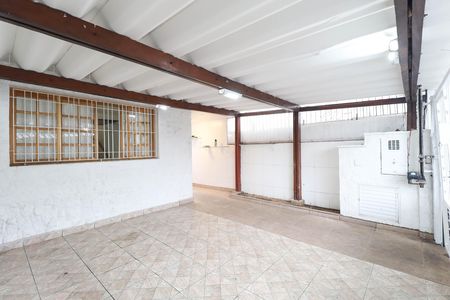 Casa à venda com 138m², 2 quartos e 2 vagas