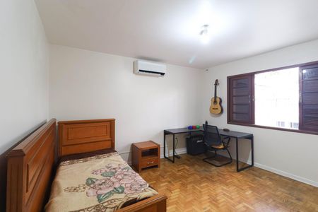Casa à venda com 138m², 2 quartos e 2 vagas