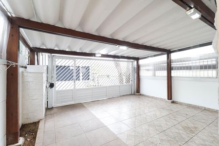 Casa à venda com 138m², 2 quartos e 2 vagas
