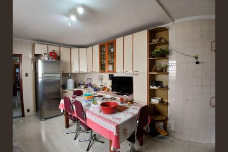Casa à venda com 232m², 3 quartos e 3 vagas