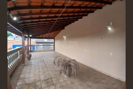 Casa à venda com 214m², 3 quartos e 4 vagas