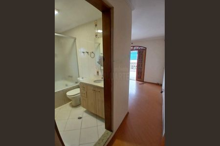 Casa à venda com 214m², 3 quartos e 4 vagas