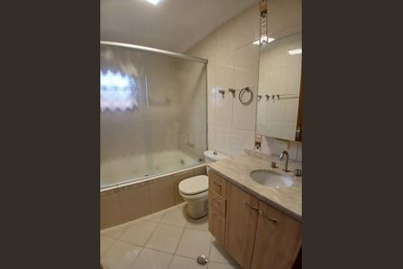 Casa à venda com 214m², 3 quartos e 4 vagas