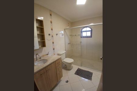 Casa à venda com 214m², 3 quartos e 4 vagas
