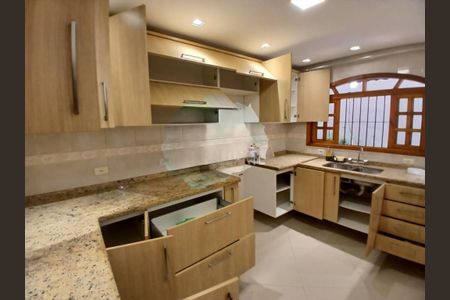 Casa à venda com 214m², 3 quartos e 4 vagas