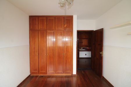 Casa à venda com 160m², 3 quartos e 4 vagasQuarto 2