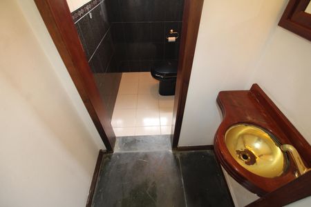 Casa à venda com 160m², 3 quartos e 4 vagasLavabo