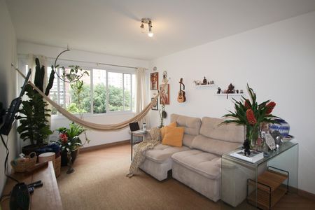 Sala de apartamento para alugar com 3 quartos, 75m² em Moema, São Paulo
