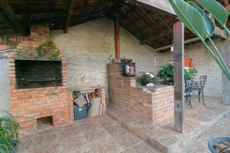 Casa à venda com 120m², 3 quartos e 4 vagas