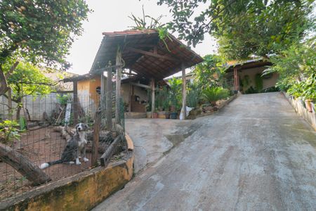 Casa à venda com 120m², 3 quartos e 4 vagas