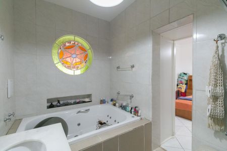 Casa à venda com 120m², 3 quartos e 4 vagas