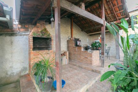 Casa à venda com 120m², 3 quartos e 4 vagas