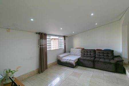 Casa à venda com 3 quartos, 120m² em Copacabana, Belo Horizonte
