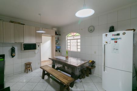 Casa à venda com 120m², 3 quartos e 4 vagas