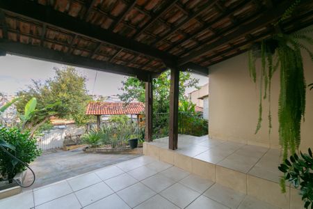 Casa à venda com 120m², 3 quartos e 4 vagas